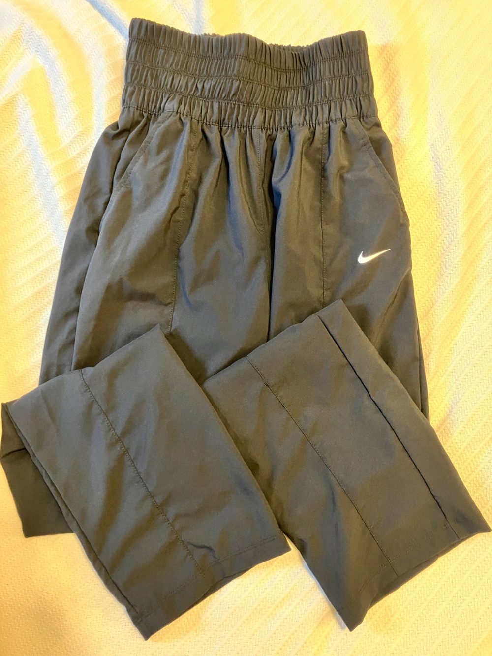 Nike lightweight athletic pants
